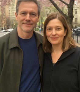 Mi esposo le dio a su madre todos nuestros ahorros sin preguntarme — Así que le di una lección que nunca olvidará